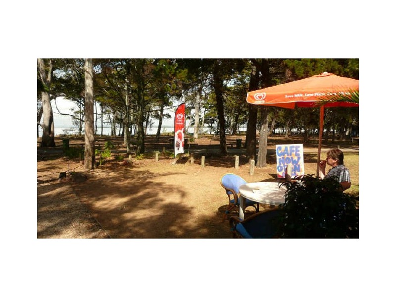 38 Victoria Parade, Coochiemudlo Island QLD 4184