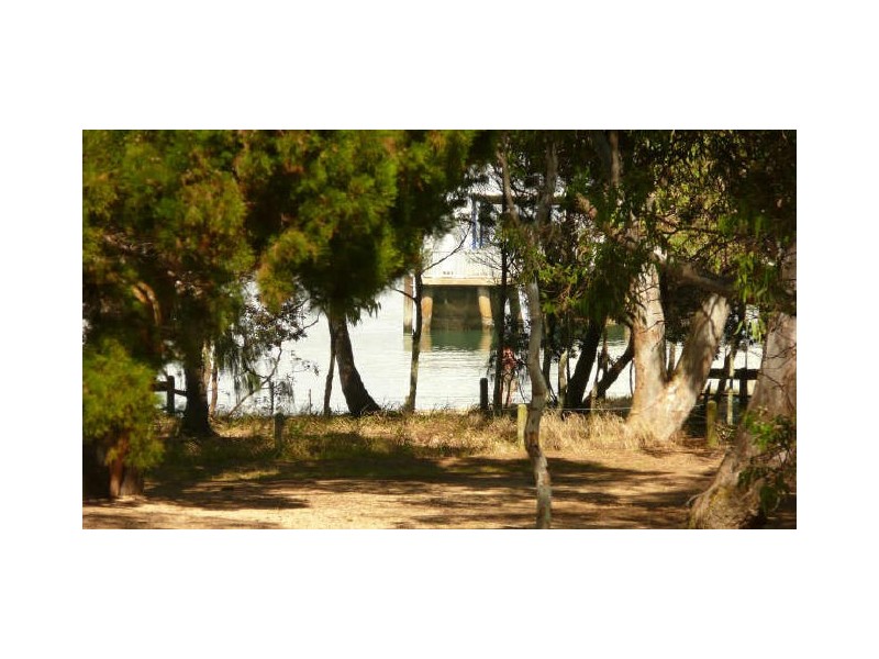 38 Victoria Parade, Coochiemudlo Island QLD 4184