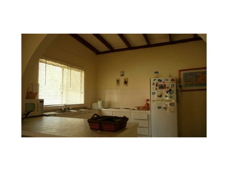 38 Victoria Parade, Coochiemudlo Island QLD 4184