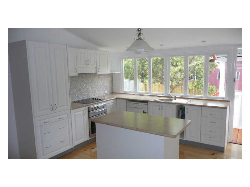 31 Capembah Street, Coochiemudlo Island QLD 4184