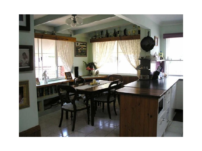 11 Eprapah Street, Coochiemudlo Island QLD 4184