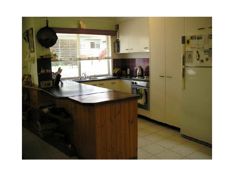 11 Eprapah Street, Coochiemudlo Island QLD 4184