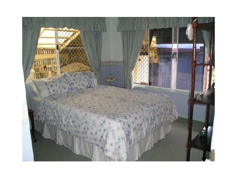 11 Eprapah Street, Coochiemudlo Island QLD 4184