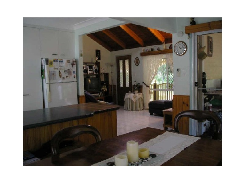 11 Eprapah Street, Coochiemudlo Island QLD 4184