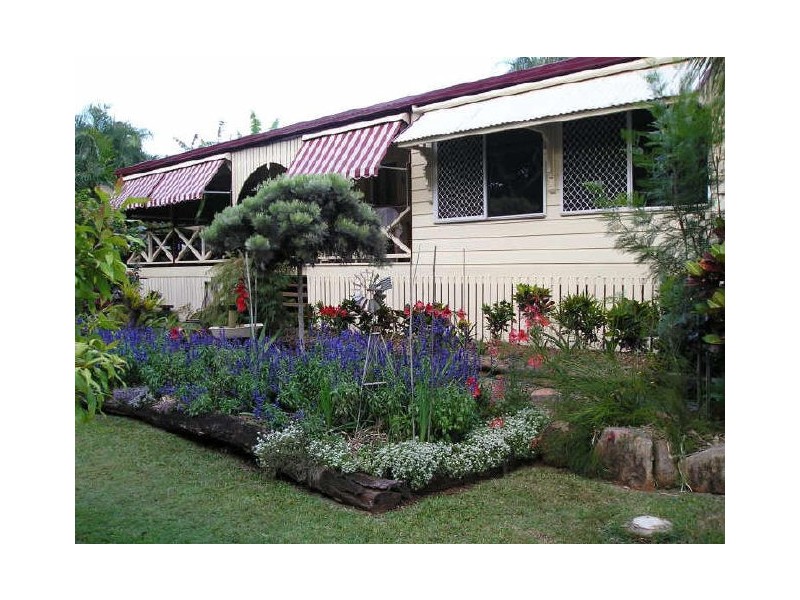 11 Eprapah Street, Coochiemudlo Island QLD 4184