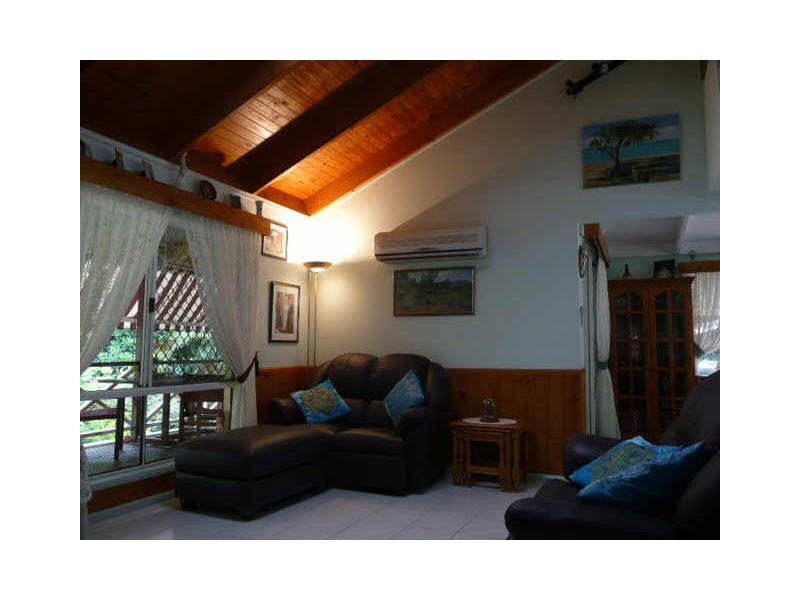 11 Eprapah Street, Coochiemudlo Island QLD 4184