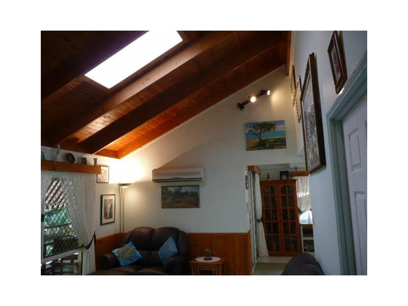 11 Eprapah Street, Coochiemudlo Island QLD 4184