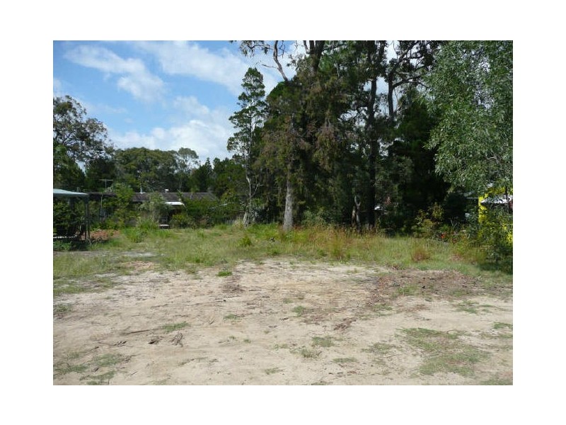 3 Carefree Street, Coochiemudlo Island QLD 4184