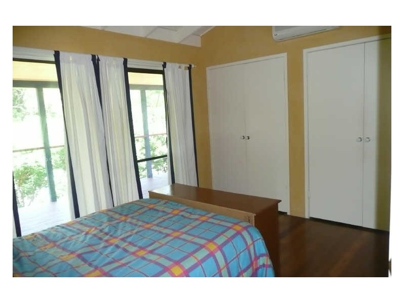 2 Marana Street, Coochiemudlo Island QLD 4184