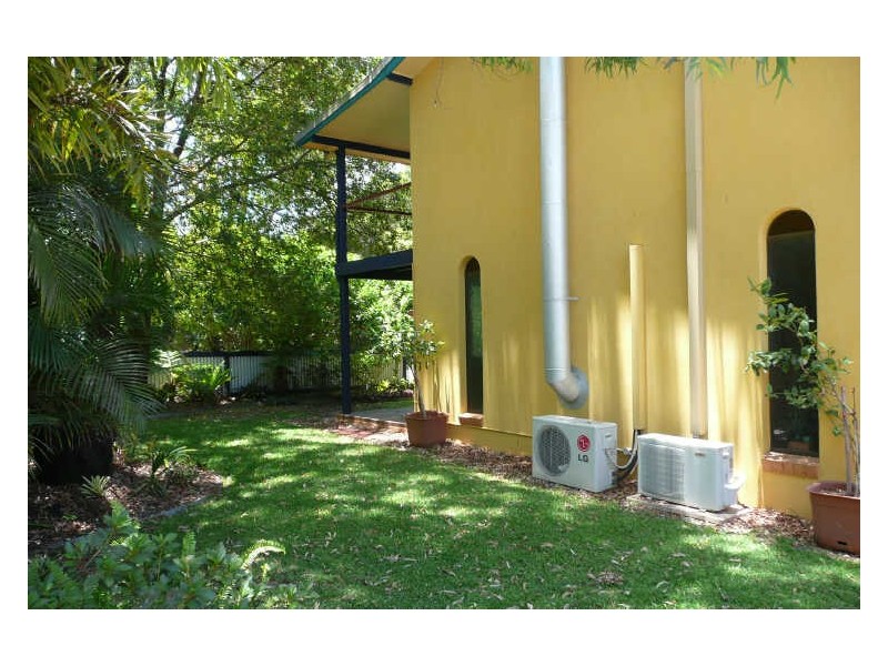 2 Marana Street, Coochiemudlo Island QLD 4184