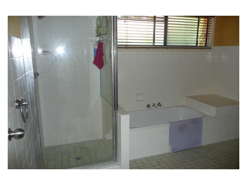 2 Marana Street, Coochiemudlo Island QLD 4184