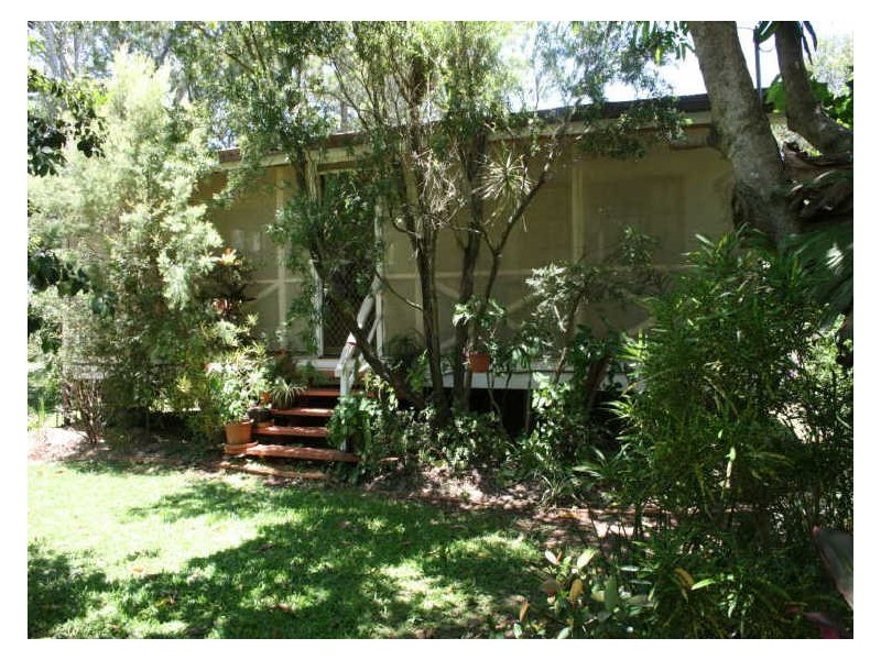 19 Kingfisher Street, Coochiemudlo Island QLD 4184