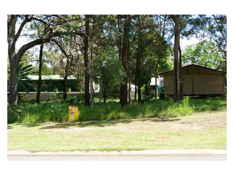 2 Marroo Street, Coochiemudlo Island QLD 4184