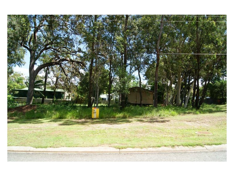 2 Marroo Street, Coochiemudlo Island QLD 4184