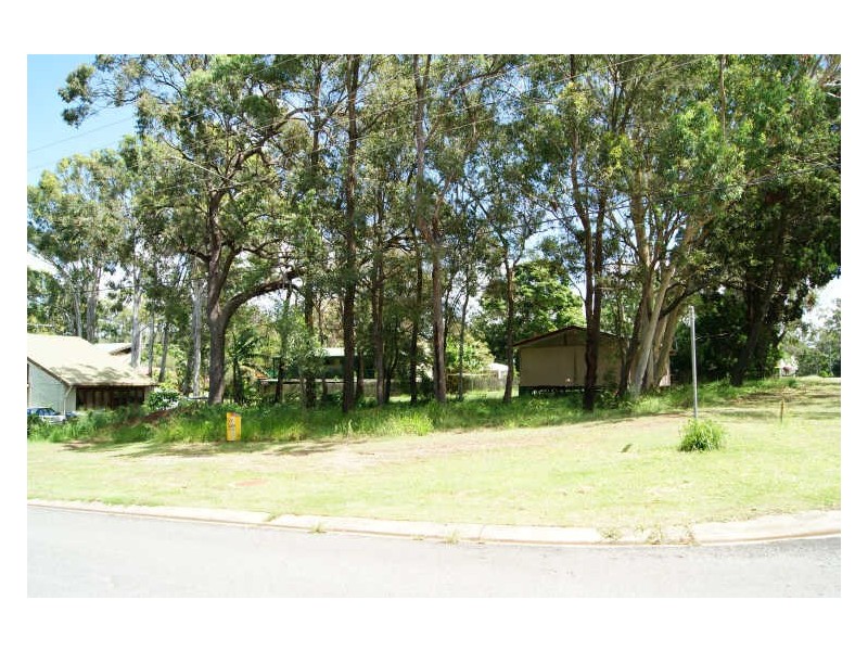 2 Marroo Street, Coochiemudlo Island QLD 4184
