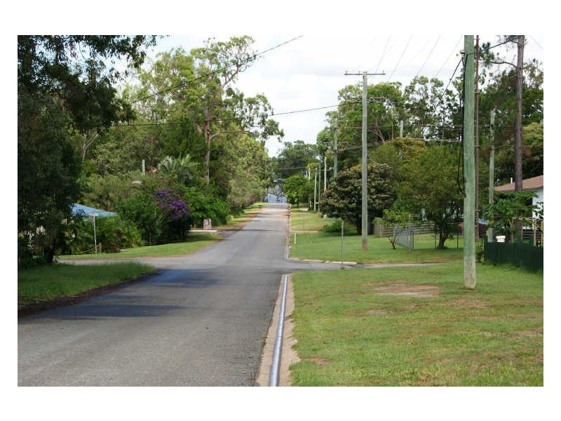 2 Marroo Street, Coochiemudlo Island QLD 4184