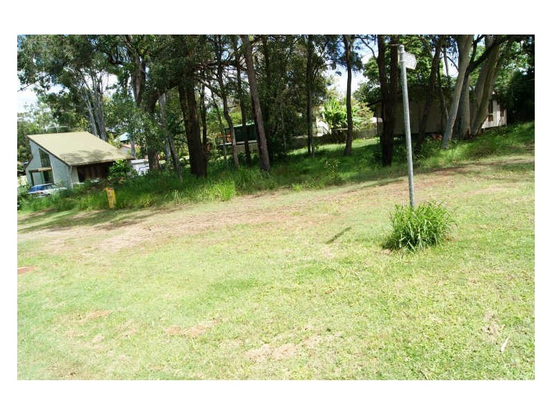 2 Marroo Street, Coochiemudlo Island QLD 4184