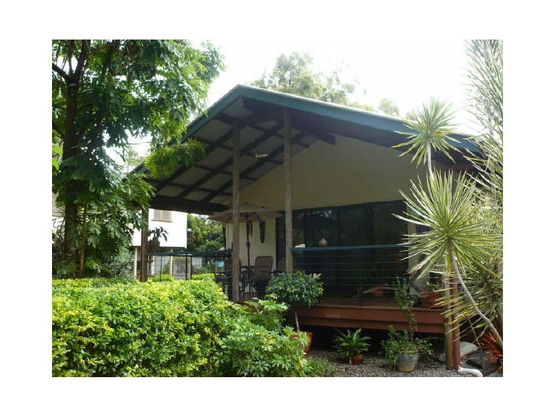 33 Perulpa Street, Coochiemudlo Island QLD 4184