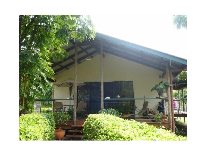 33 Perulpa Street, Coochiemudlo Island QLD 4184