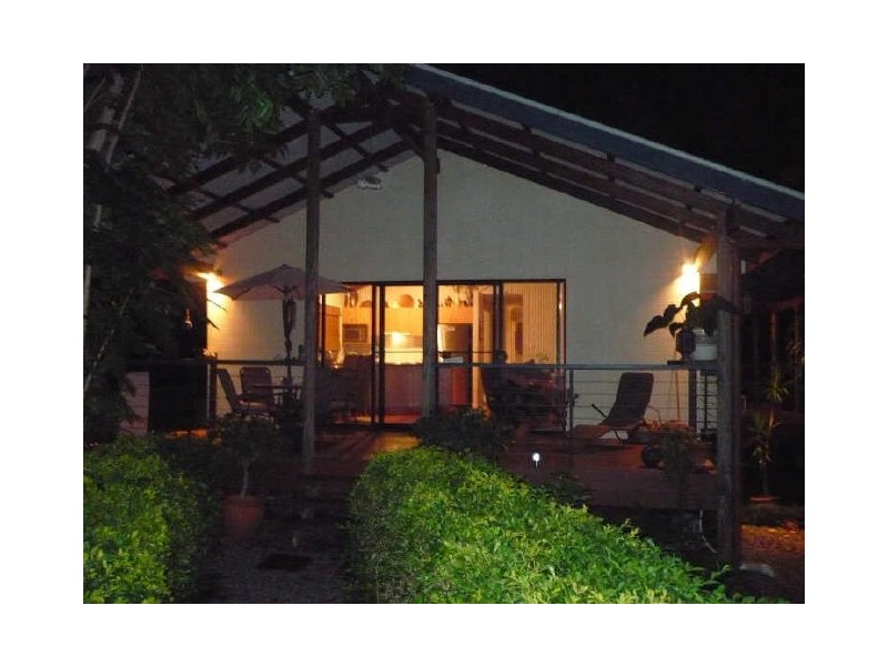 33 Perulpa Street, Coochiemudlo Island QLD 4184