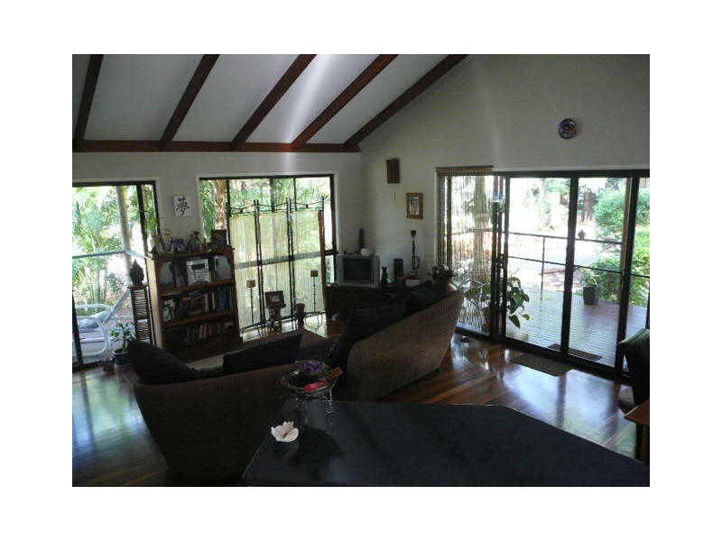 33 Perulpa Street, Coochiemudlo Island QLD 4184