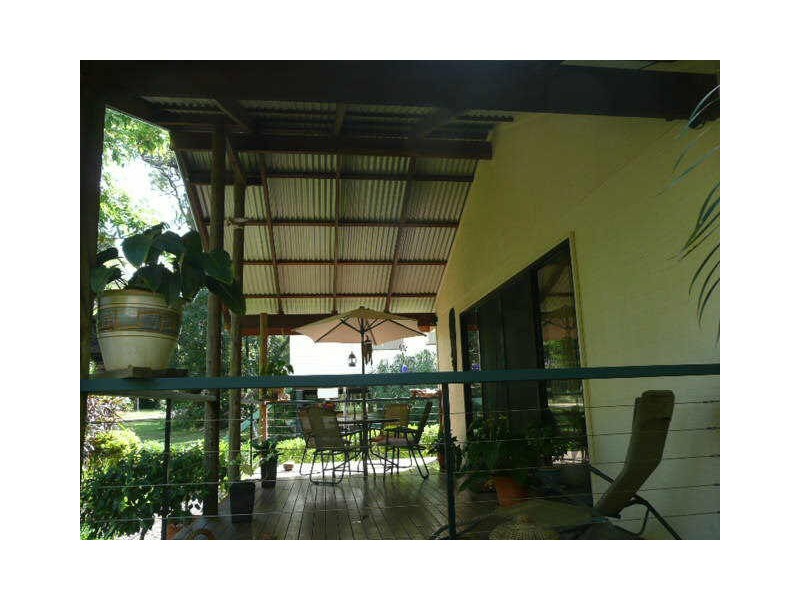 33 Perulpa Street, Coochiemudlo Island QLD 4184