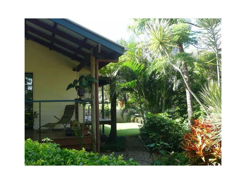 33 Perulpa Street, Coochiemudlo Island QLD 4184