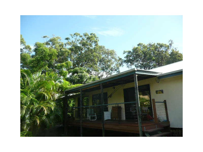 33 Perulpa Street, Coochiemudlo Island QLD 4184