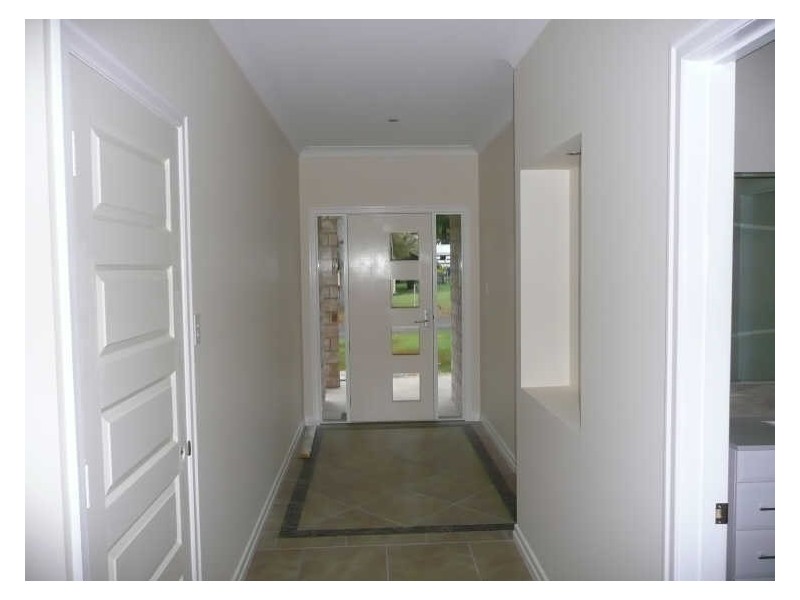 9 Phillips Street, Coochiemudlo Island QLD 4184