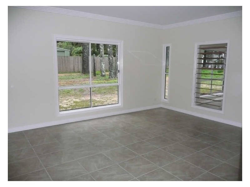 9 Phillips Street, Coochiemudlo Island QLD 4184