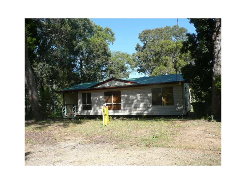 4 Marroo Street, Coochiemudlo Island QLD 4184