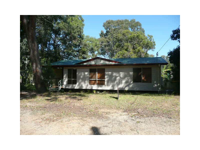 4 Marroo Street, Coochiemudlo Island QLD 4184