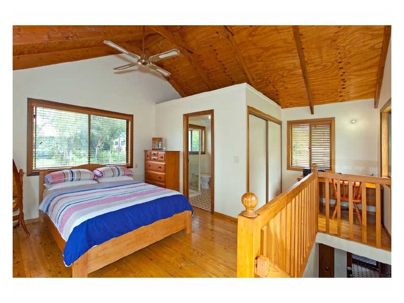 12 Mooroondu Street, Coochiemudlo Island QLD 4184