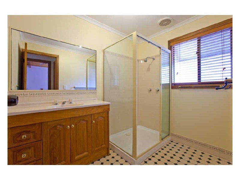 12 Mooroondu Street, Coochiemudlo Island QLD 4184