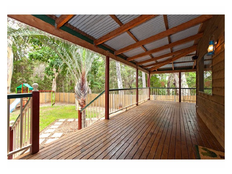 12 Mooroondu Street, Coochiemudlo Island QLD 4184