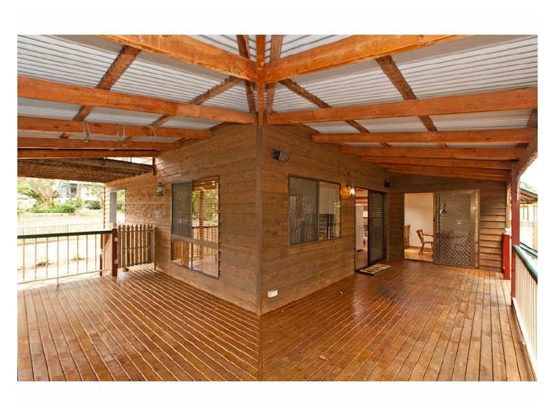 12 Mooroondu Street, Coochiemudlo Island QLD 4184