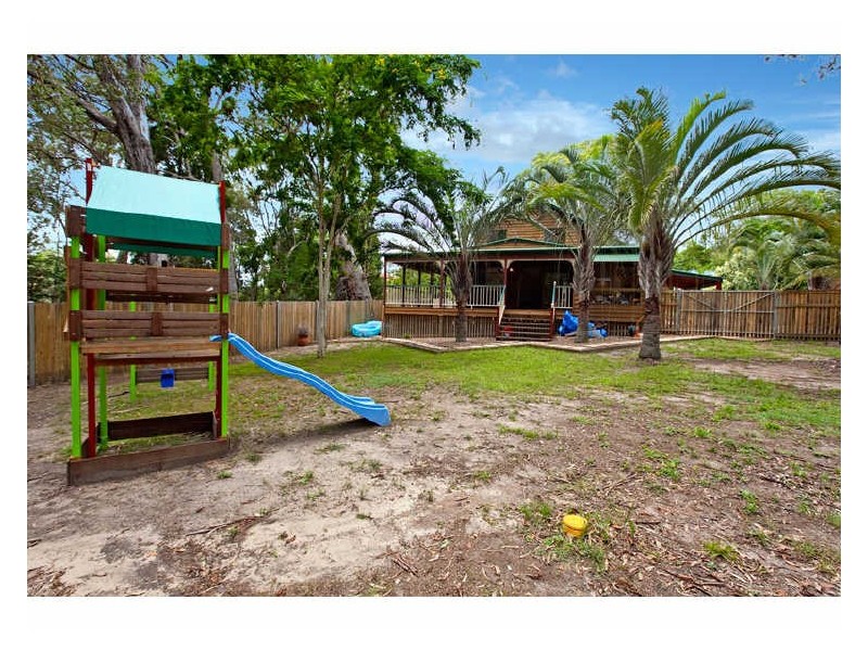 12 Mooroondu Street, Coochiemudlo Island QLD 4184
