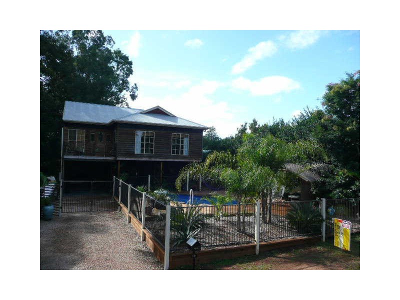 19 Aminya, Coochiemudlo Island QLD 4184