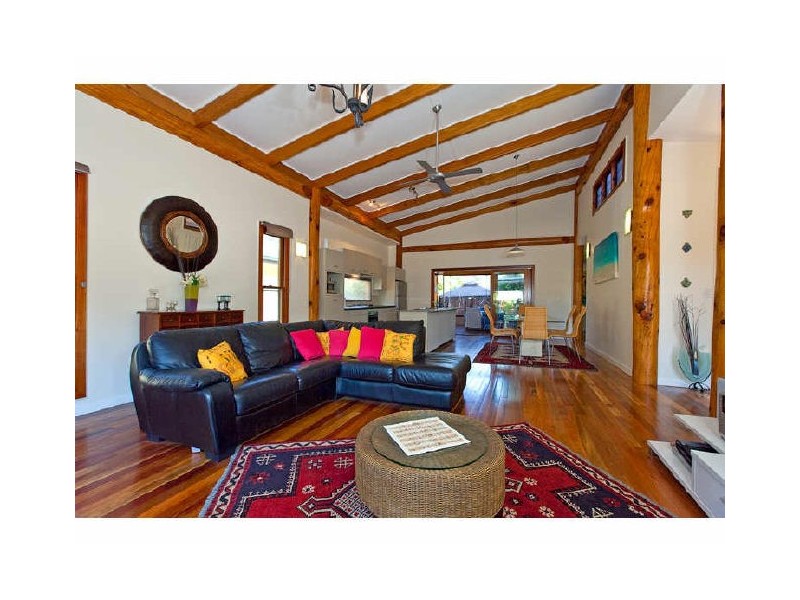 31 Shirley, Coochiemudlo Island QLD 4184