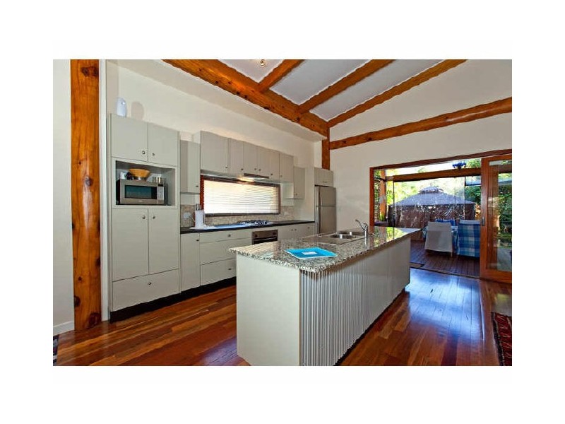 31 Shirley, Coochiemudlo Island QLD 4184