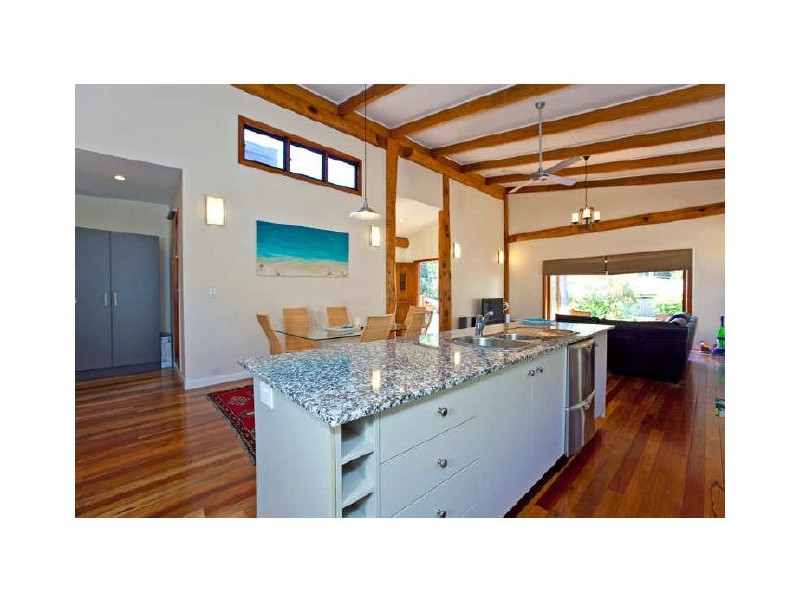 31 Shirley, Coochiemudlo Island QLD 4184