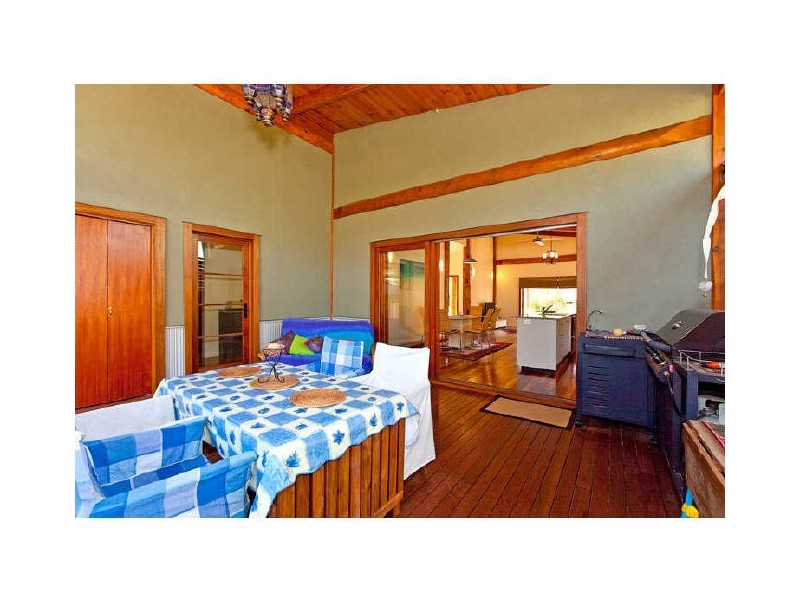 31 Shirley, Coochiemudlo Island QLD 4184