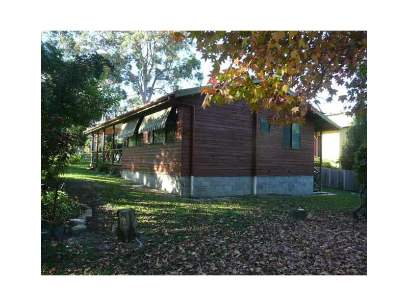 1 Ross Street, Coochiemudlo Island QLD 4184