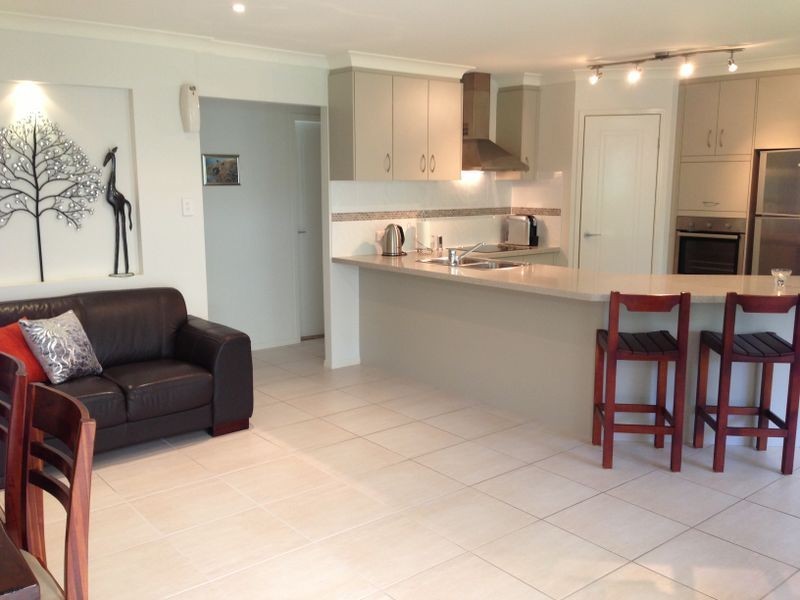 8 Mooroondu Street, Coochiemudlo Island QLD 4184