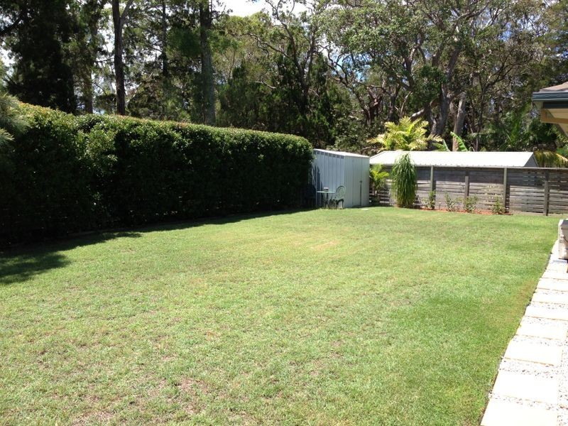8 Mooroondu Street, Coochiemudlo Island QLD 4184