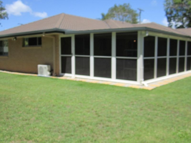8 Mooroondu Street, Coochiemudlo Island QLD 4184