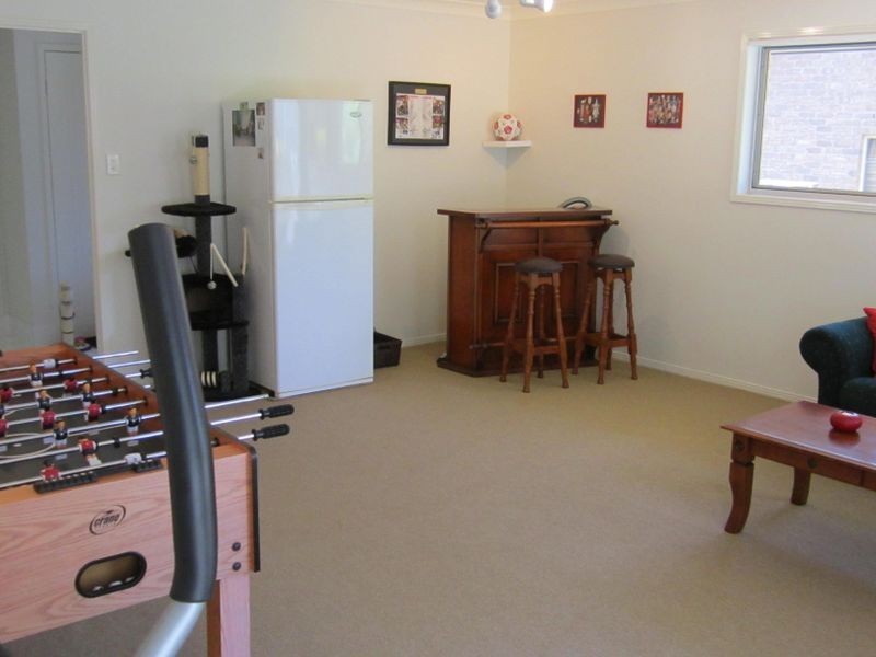 8 Mooroondu Street, Coochiemudlo Island QLD 4184