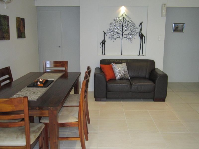 8 Mooroondu Street, Coochiemudlo Island QLD 4184