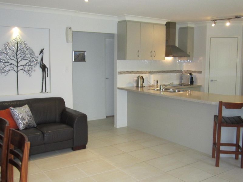 8 Mooroondu Street, Coochiemudlo Island QLD 4184