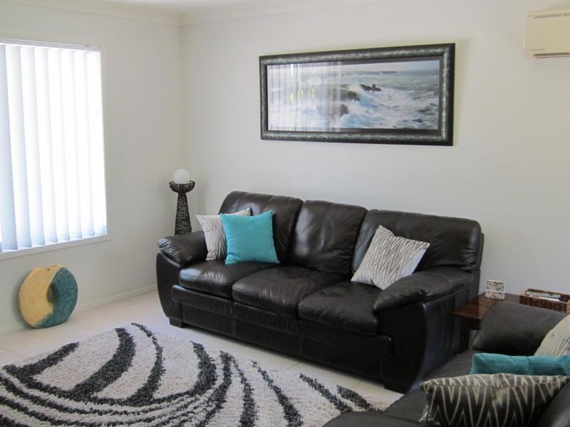 8 Mooroondu Street, Coochiemudlo Island QLD 4184